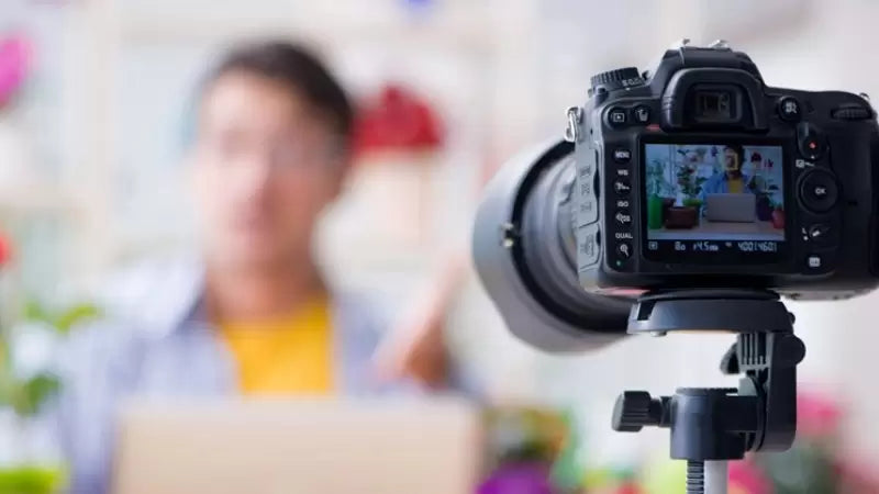كيفية تصوير فيديوهات بجودة سينمائية باستخدام معدات بسيطة كيفية تصوير فيديوهات بجودة سينمائية باستخدام معدات بسيطة